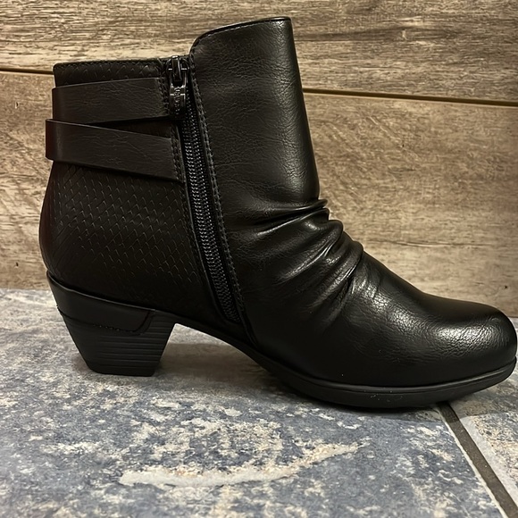New in box Black ankle boots by Vangelo Donna size 36 - Picture 3 of 7